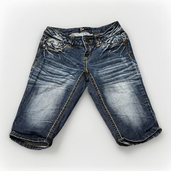 Z2 Jeans Size 1 Y2K VTG Capri Stitching Dark Stonewashed Embroidered Pockets - Picture 1 of 10